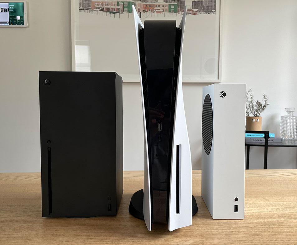Here's The PS5 Next To The Xbox Series X/S And Other Consoles